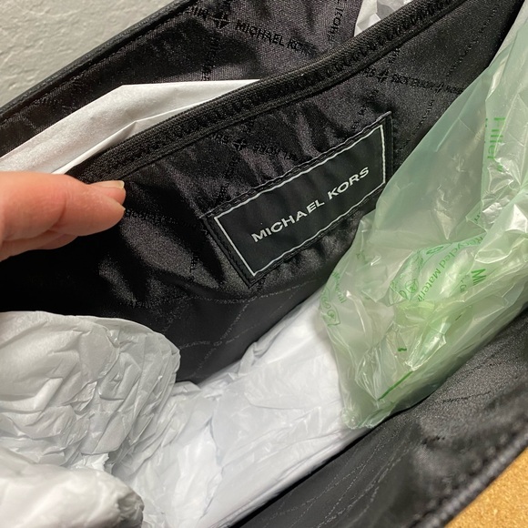 MK flap messenger crossbody - Picture 7 of 10